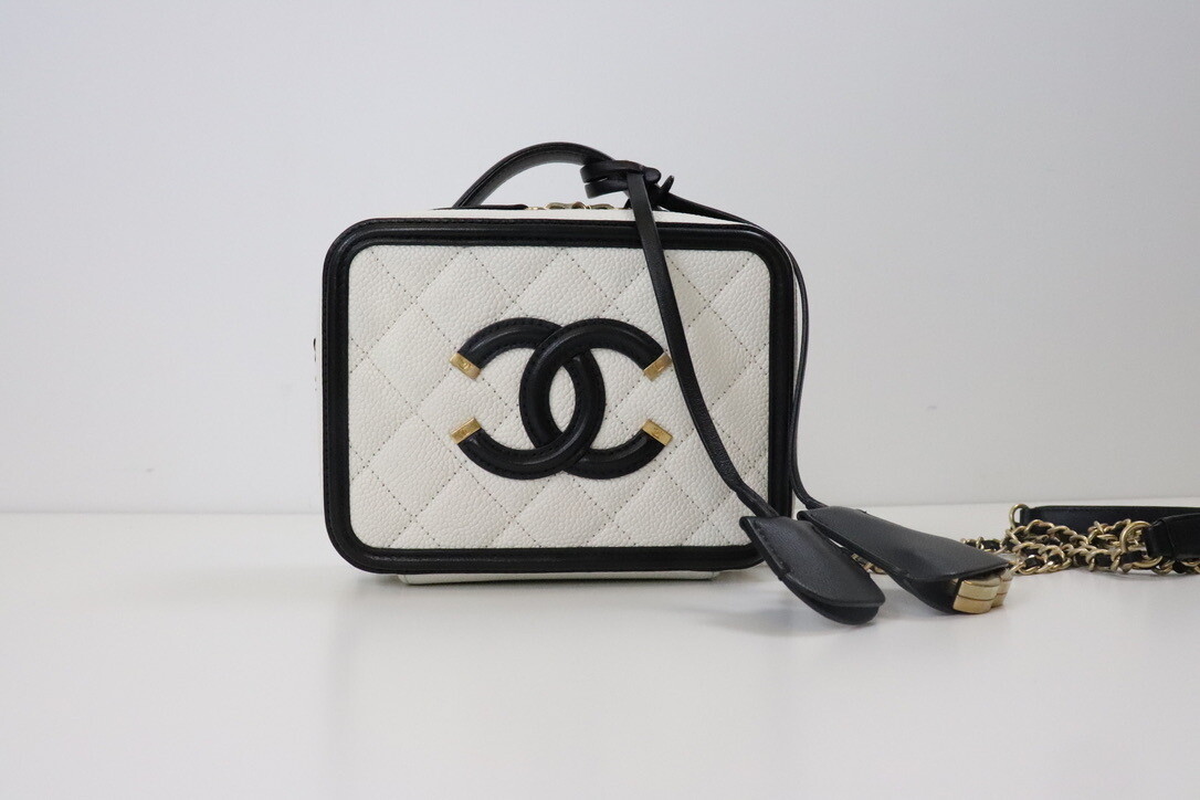 Chanel Vanity Mini White Caviar Leather, Gold Hardware, Preowned in Dustbag