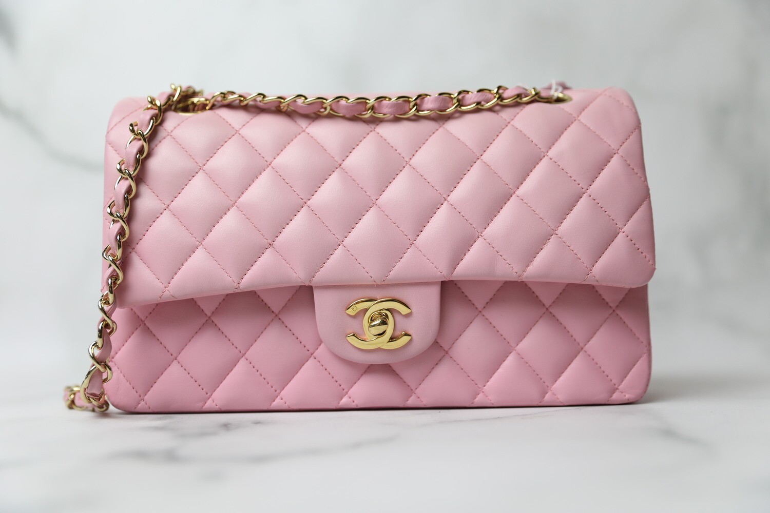 Chanel Classic Medium, Pink Lambskin with Gold Hardware preowned in Dustbag WA001