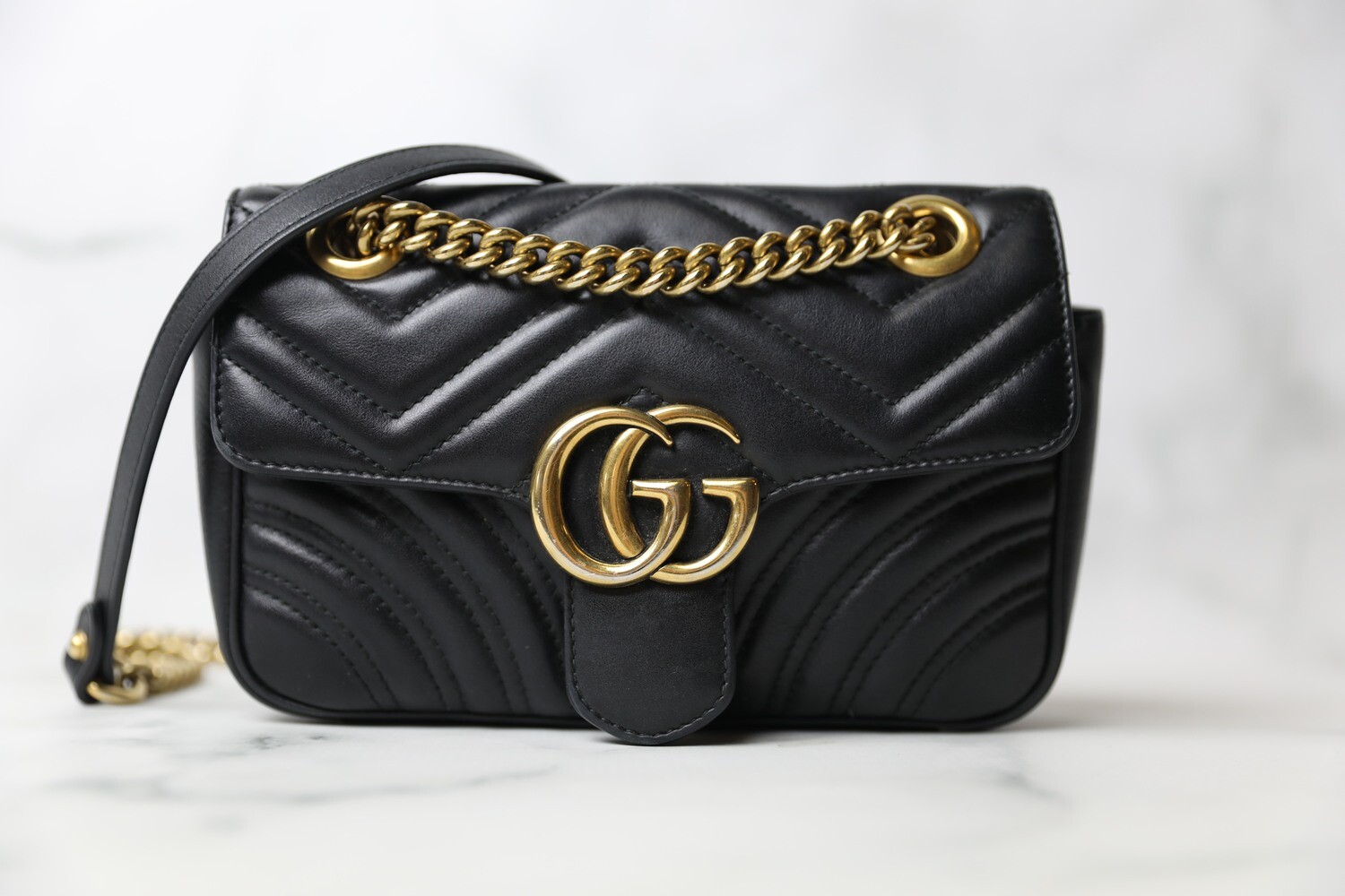 Gucci Marmont Mini, Black, preowned in Box WA001