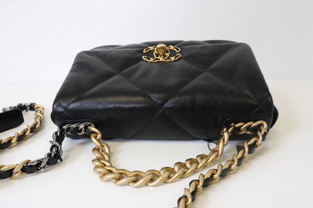 Chanel 19 Small, Black Leather with Mixed So Black and Silver Hardware, New  in Box MA001 - Julia Rose Boston