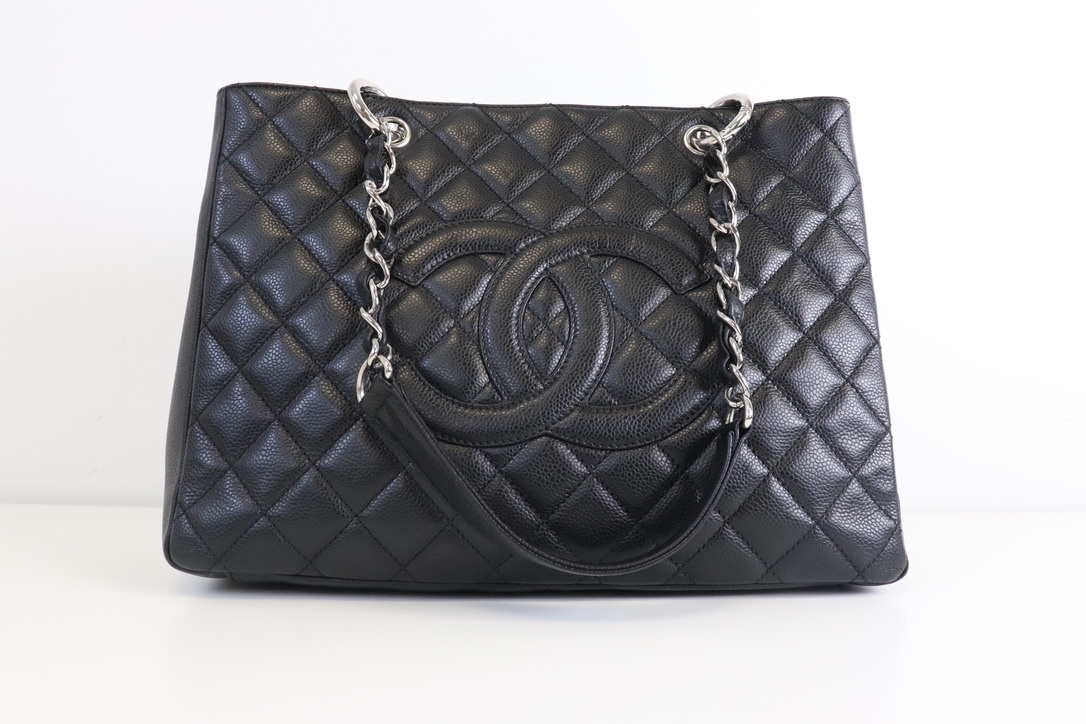 Chanel Like a Wallet Flap, Black Caviar with Gold Hardware, Preowned No  Dustbag WA001