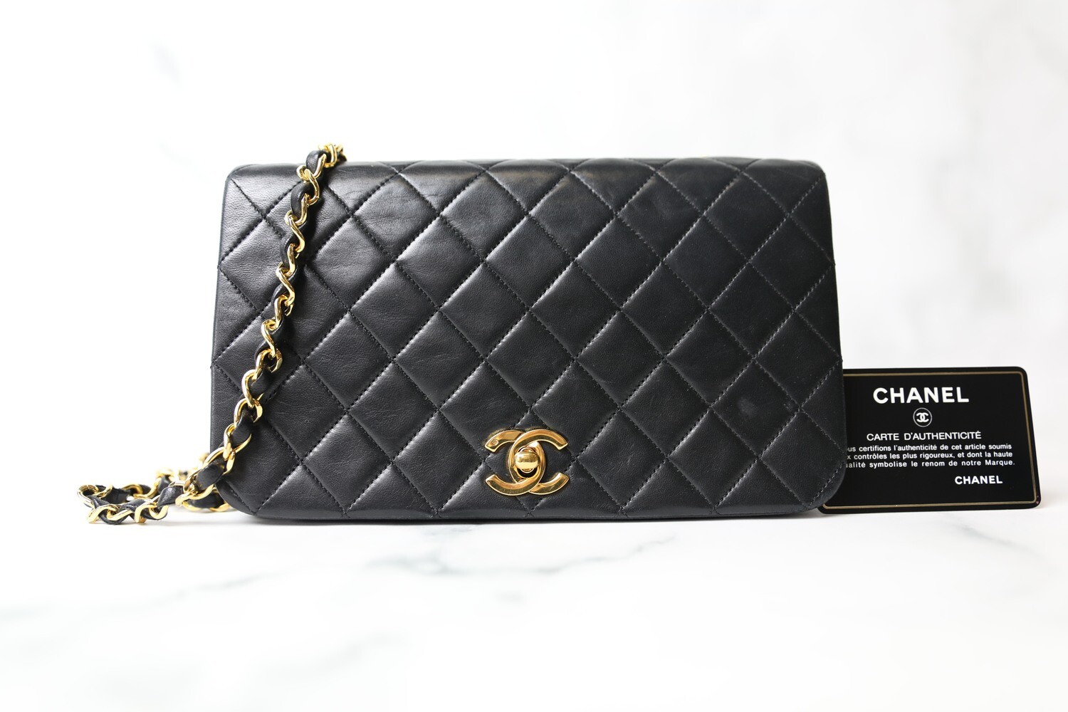 Chanel Vintage Flap, Black Lambskin with Gold Hardware, preowned No Dustbag WA001