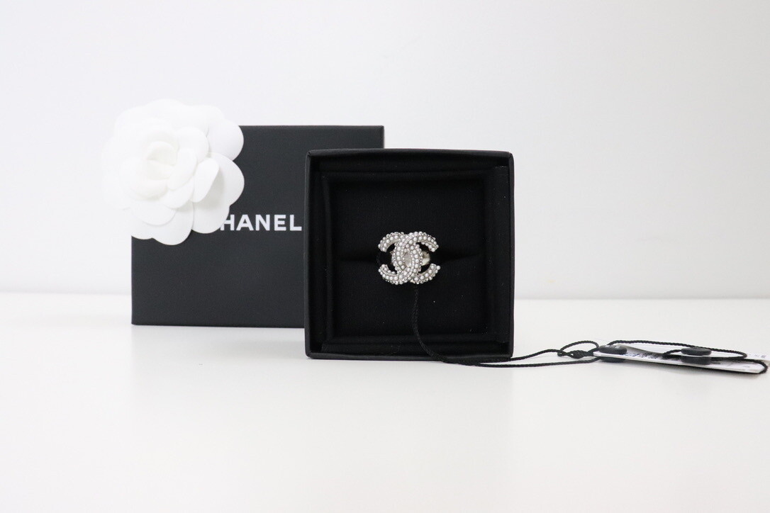 Chanel Ring Pearl, New in Box