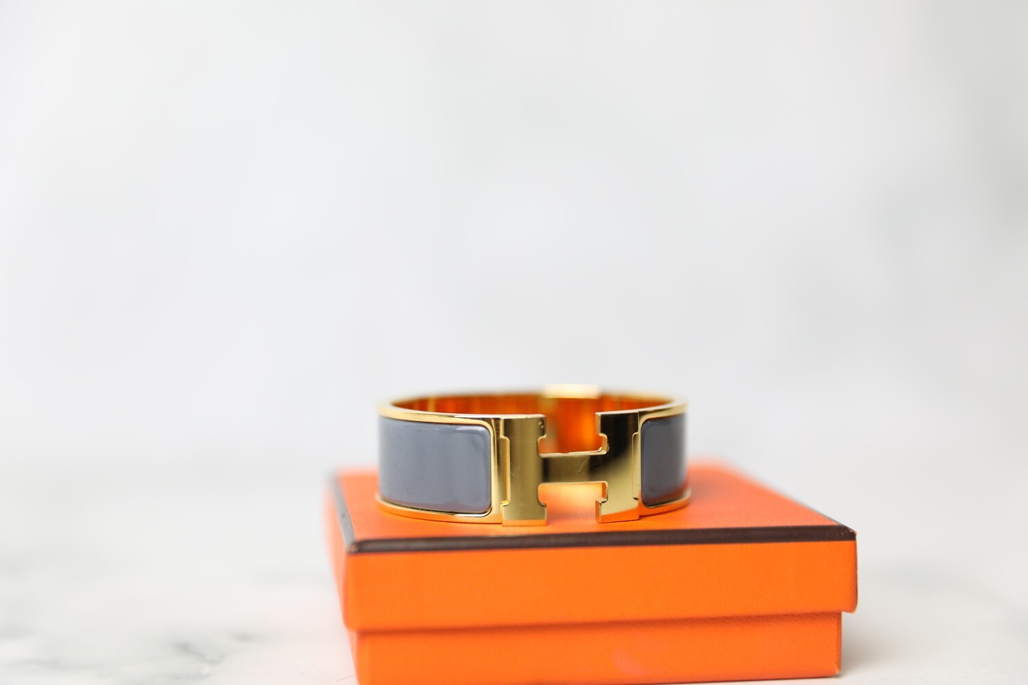 Hermes Clic Clac H Bracelet, Grey, preowned in Box WA001