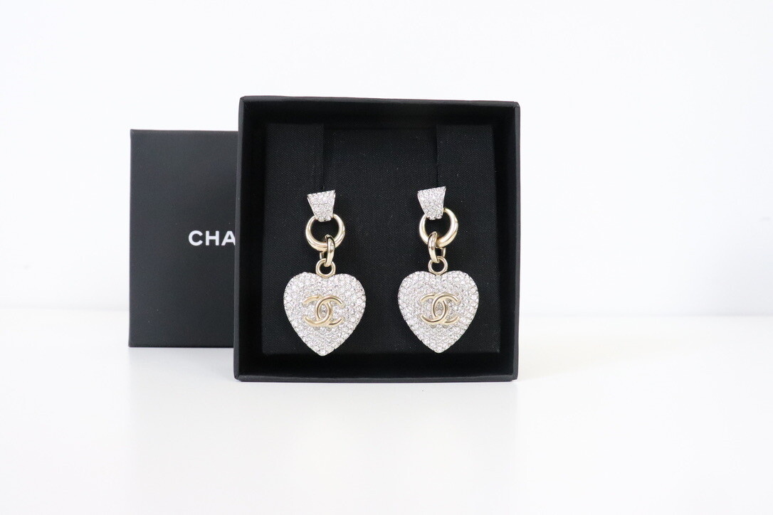 Chanel Earrings Crystal Heart, New in Box