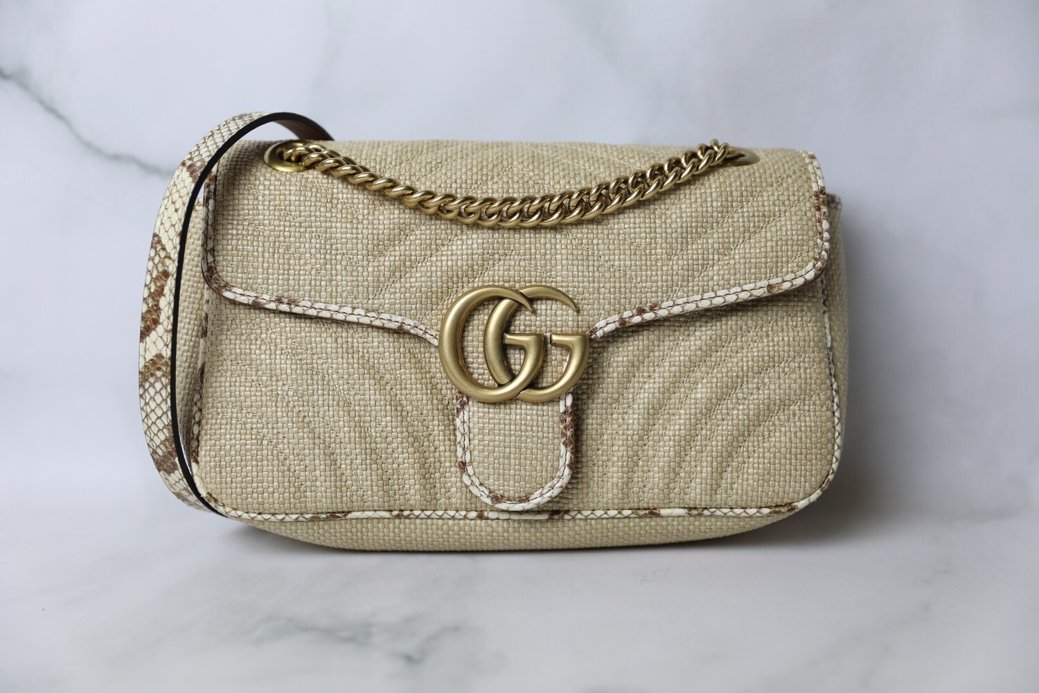 Gucci Marmont Small, Beige Raffia, Preowned in Dustbag WA001