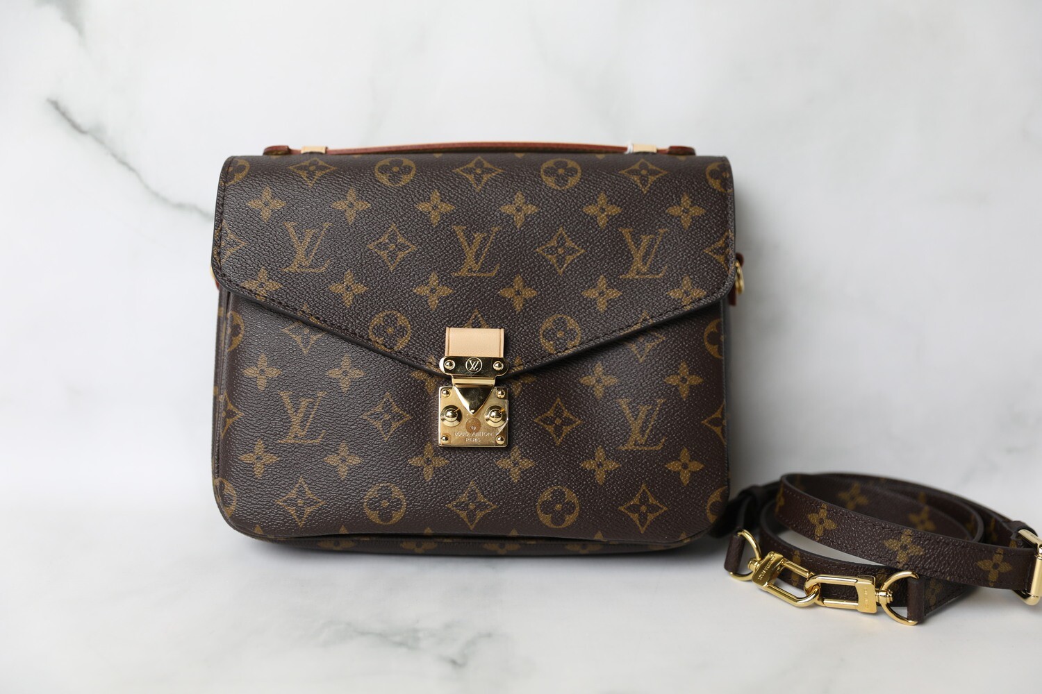 Louis Vuitton Pochette Metis, Monogram, Preowned In Box WA001