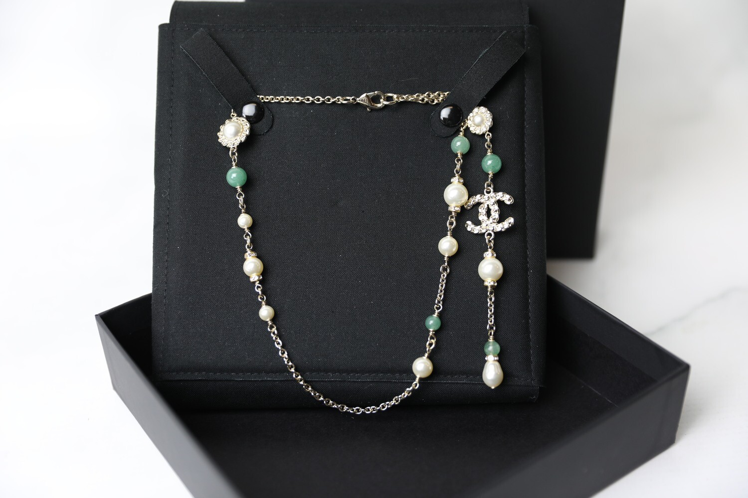 Chanel Choker Necklace with pearl and Green Beads, New in Box WA001