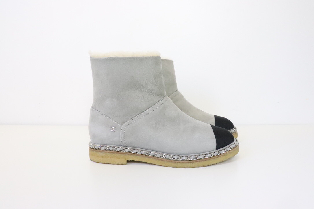 Chanel Boots Shearling Grey, New in Box