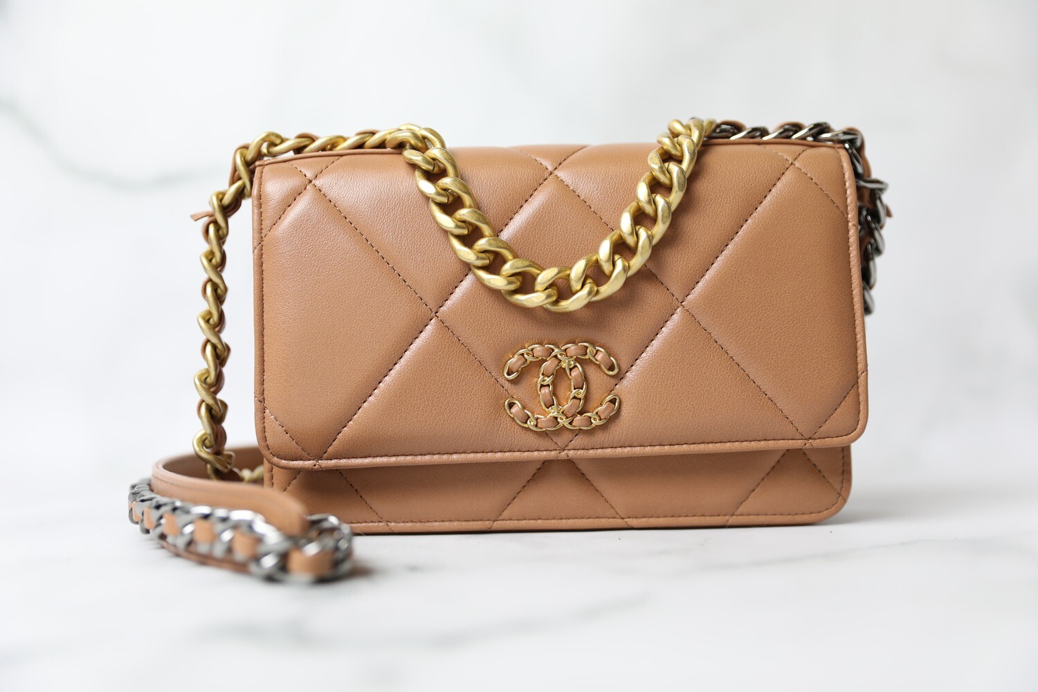 CHANEL カンボンラインブラウン キルティング ポーチ CHANEL ブラウン キルティング ハンドバッグ