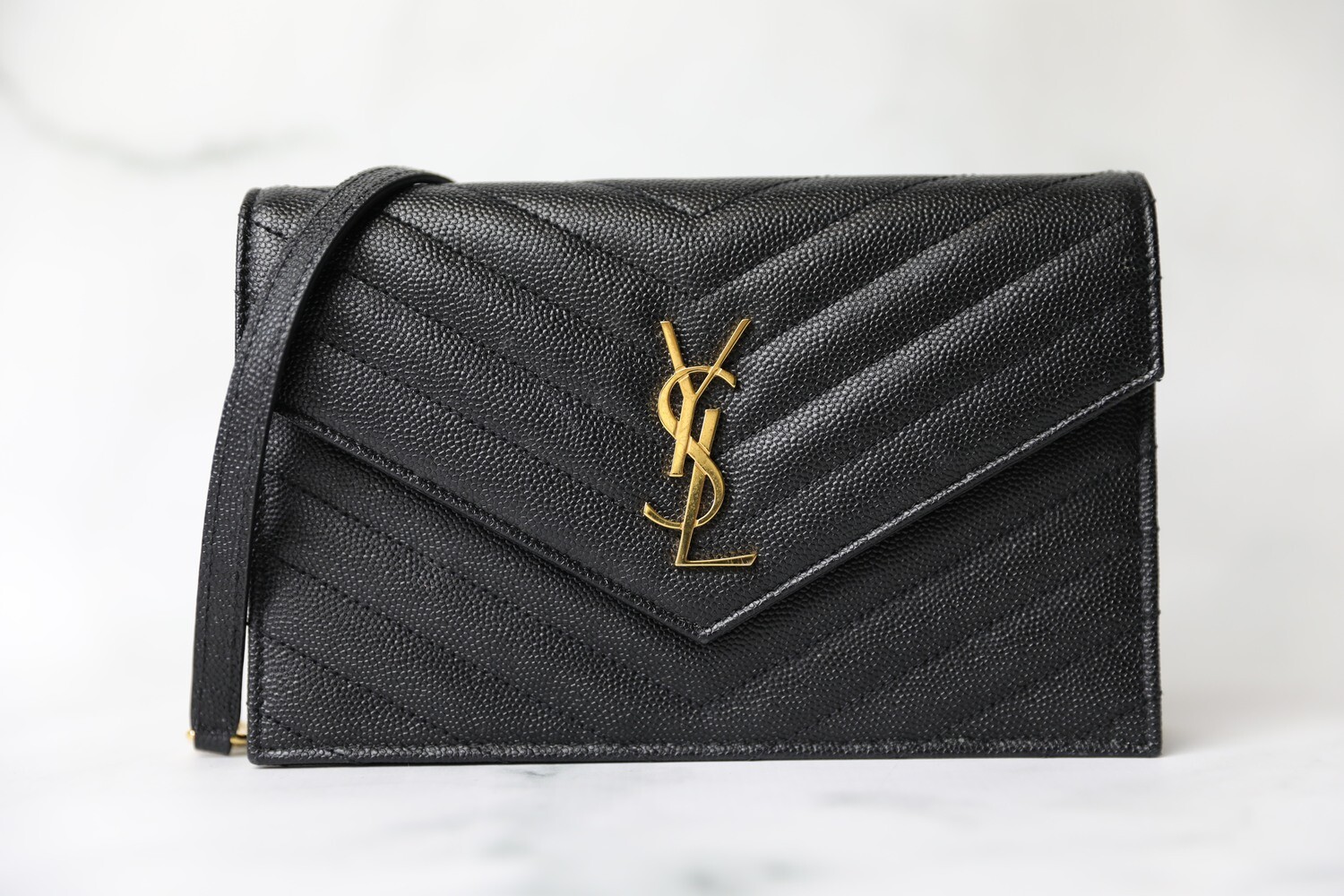 Ysl wallet on chain black hardware hotsell