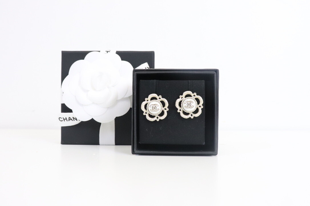 Chanel Earrings Pearl with Gold Flower Outline, New in Box