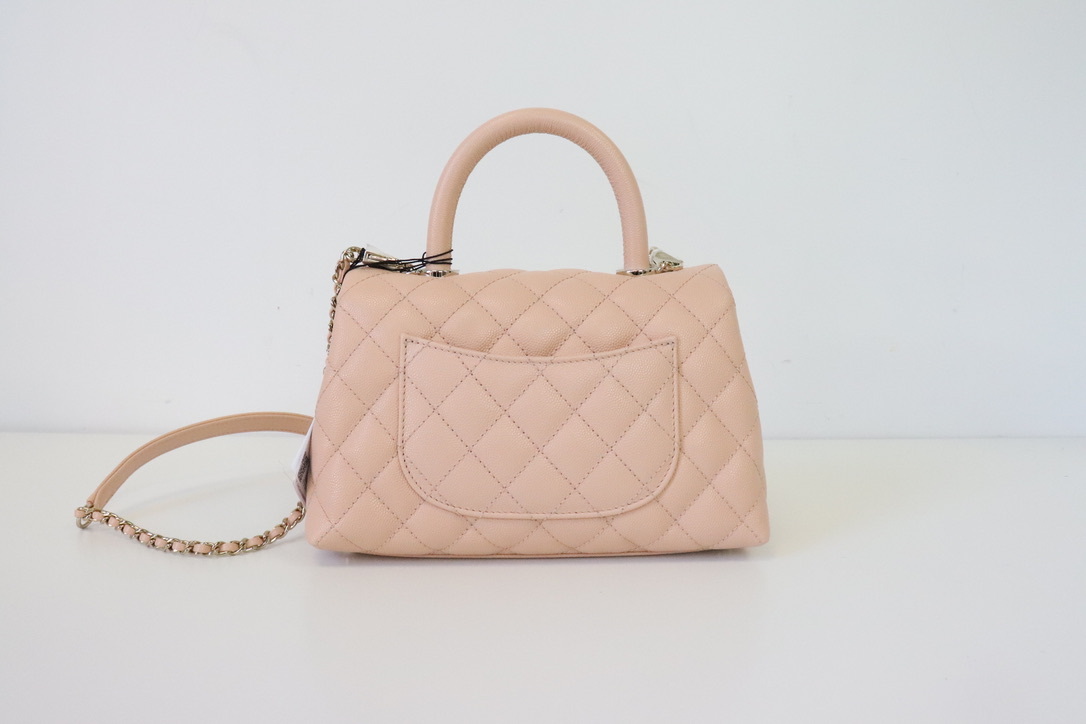 Chanel 22P Light Pink Caviar Coco Handle Small Old Mini 24 cm Light Go –  AYAINLOVE CURATED LUXURIES
