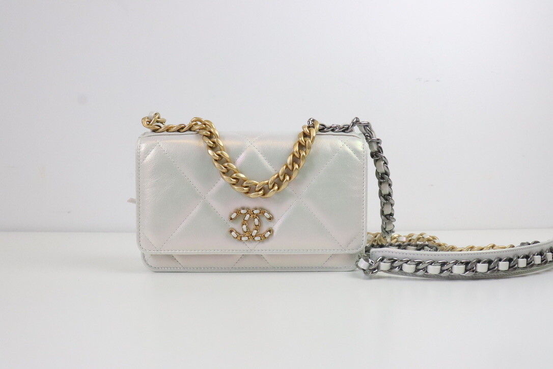 Chanel 19 Wallet on Chain Iridescent Lambskin Leather, New in Box