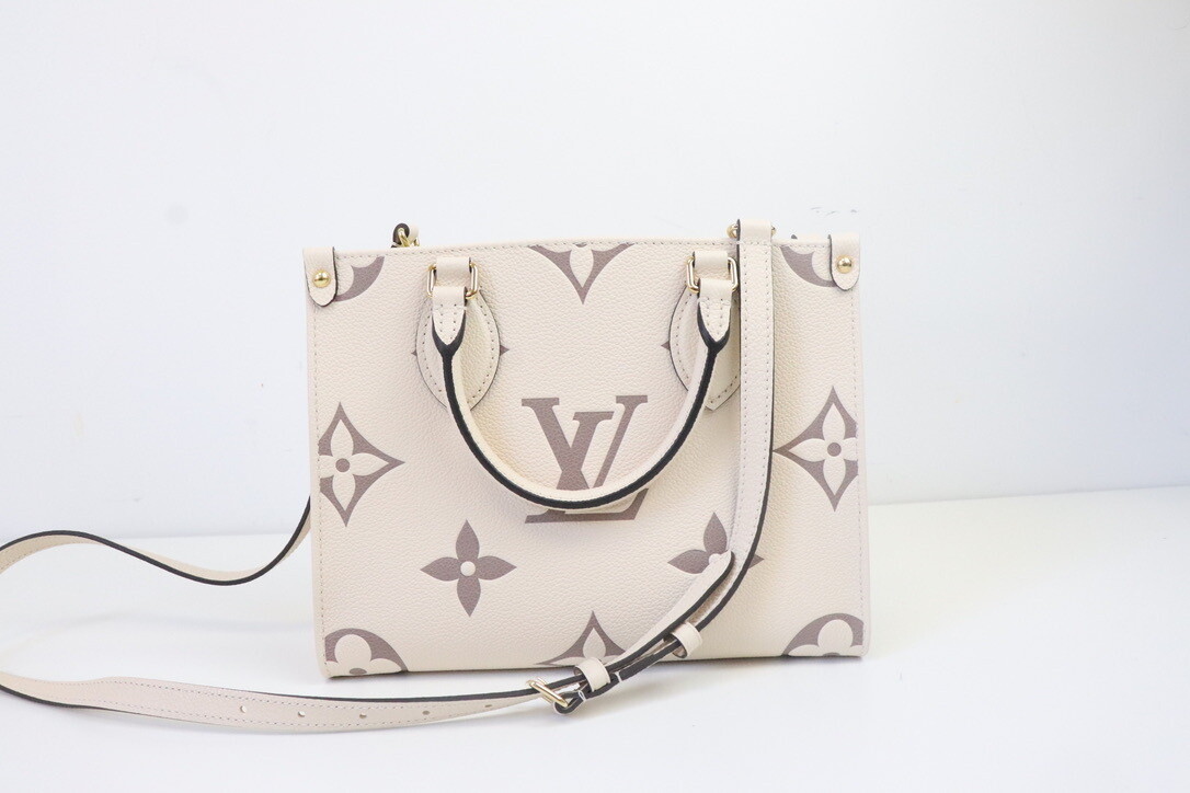 Louis Vuitton Vanity PM Creme/Bois de Rose Pink in Leather with Gold-tone -  US