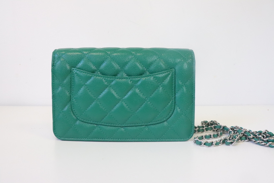 Green Chanel Wallet On Chain - 2 For Sale on 1stDibs