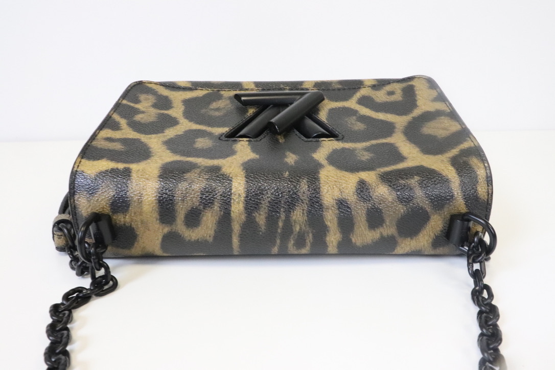 Louis Vuitton Twist MM Leopard, Preowned No Dustbag WA001