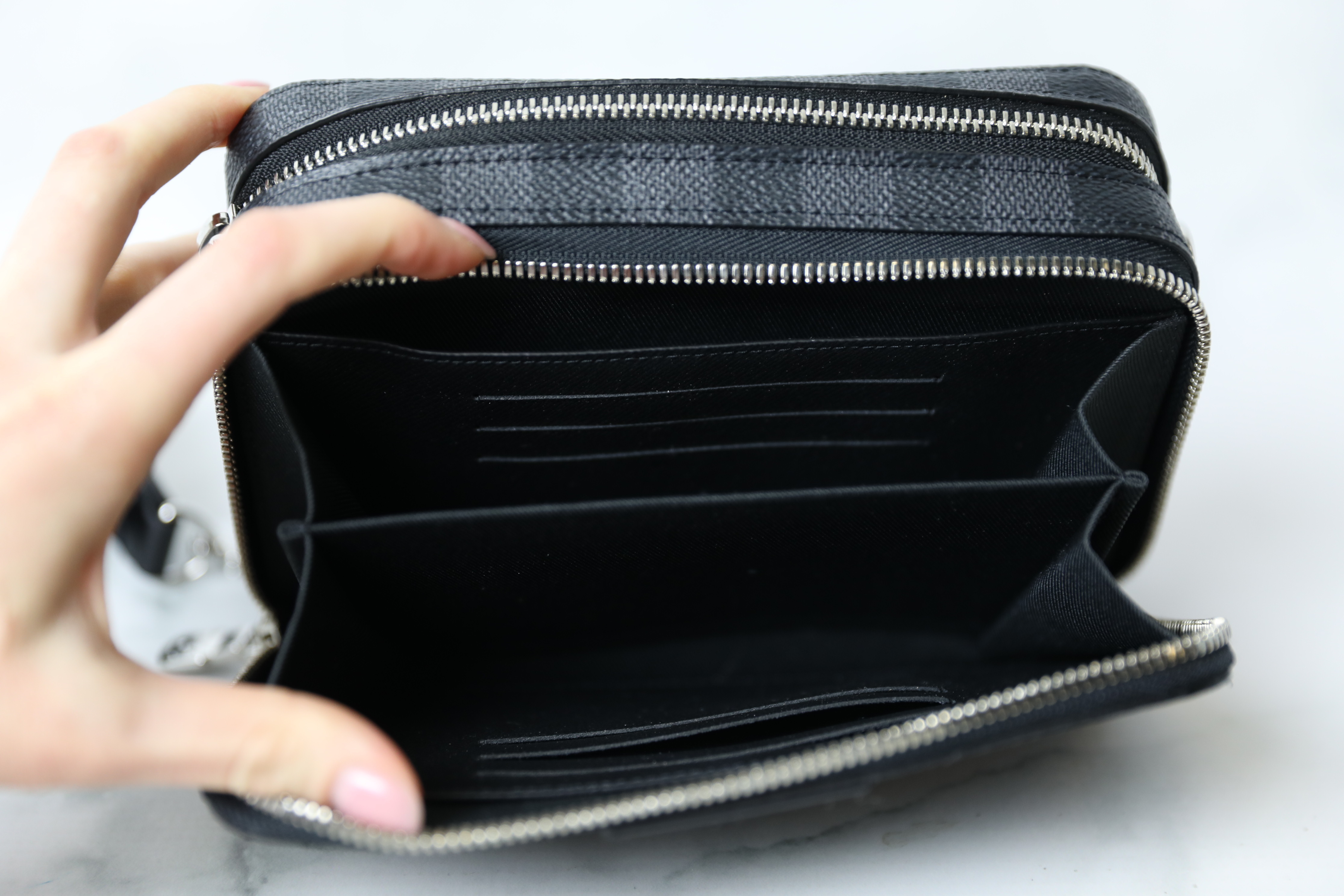 Shop Louis Vuitton DAMIER GRAPHITE 2020-21FW Alpha Wearable Wallet