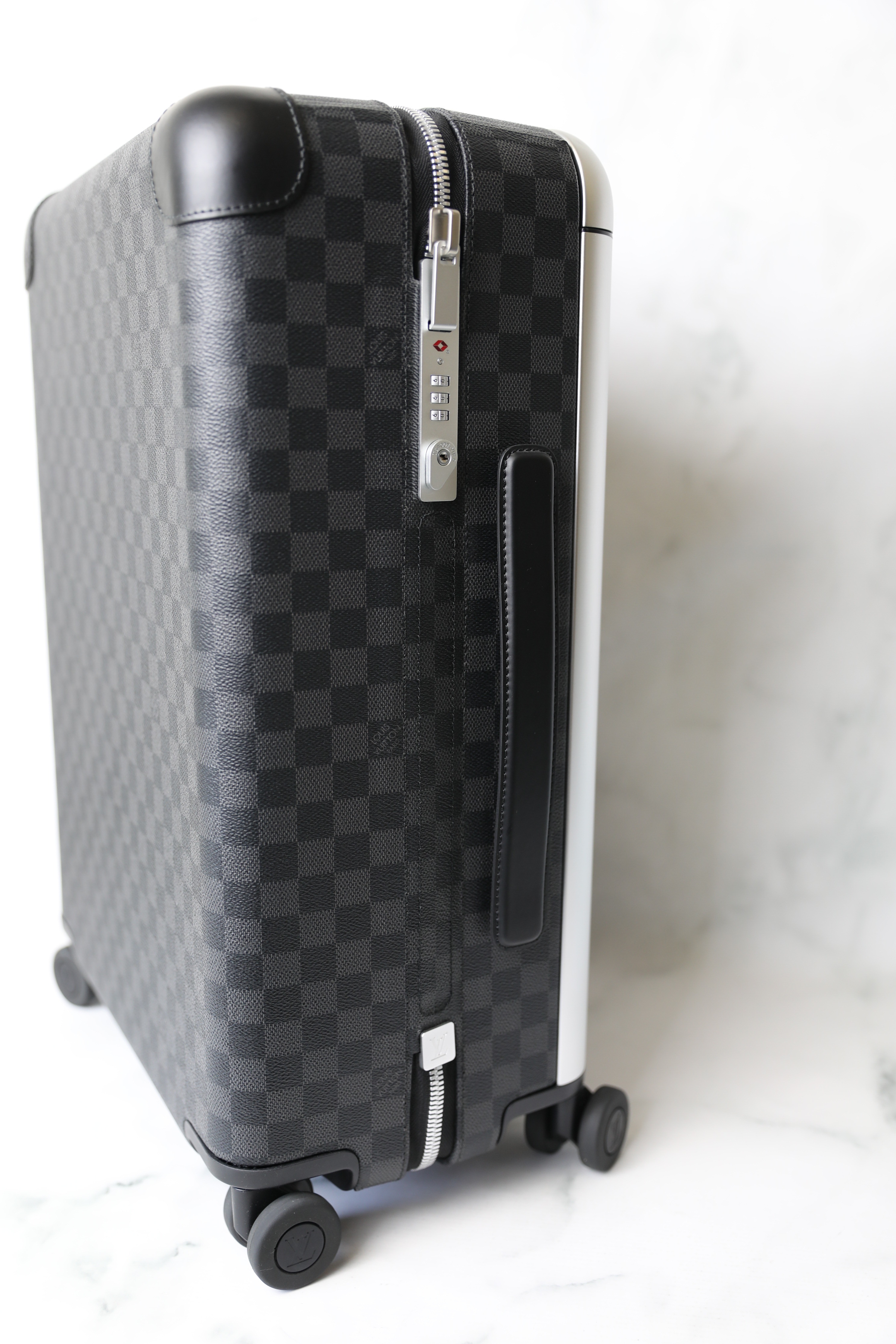 Louis Vuitton Damier Canvas Horizon 55 Rolling Suitcase - Yoogi's