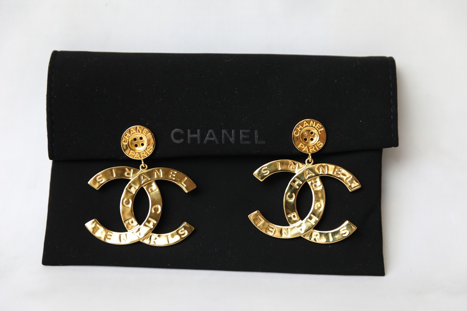 Chanel CC Gold Button Clip On Earrings, Preowned in Dustbag WA001