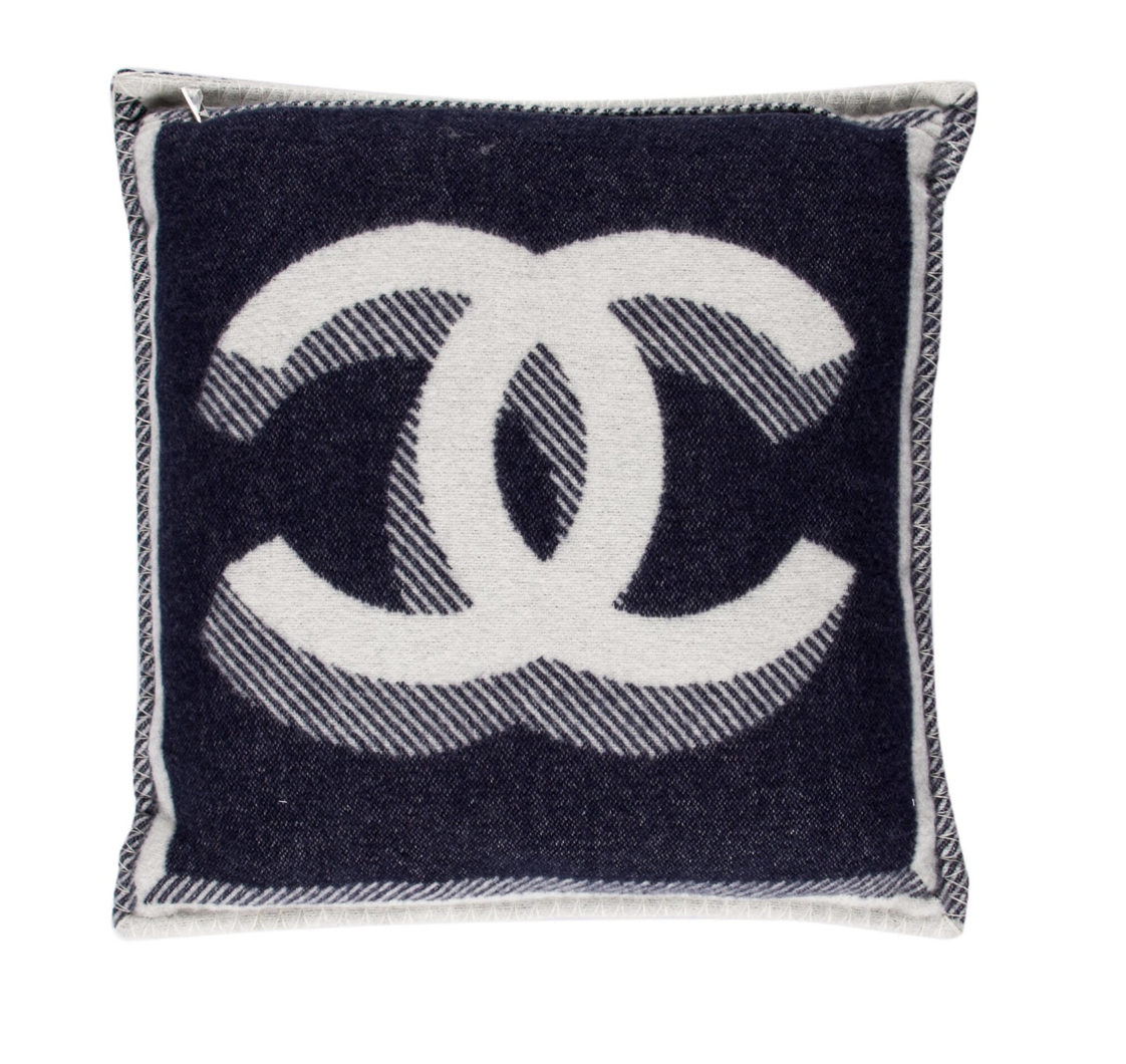 Chanel Black/Grey Merino Wool and Cashmere CC Throw Blanket For