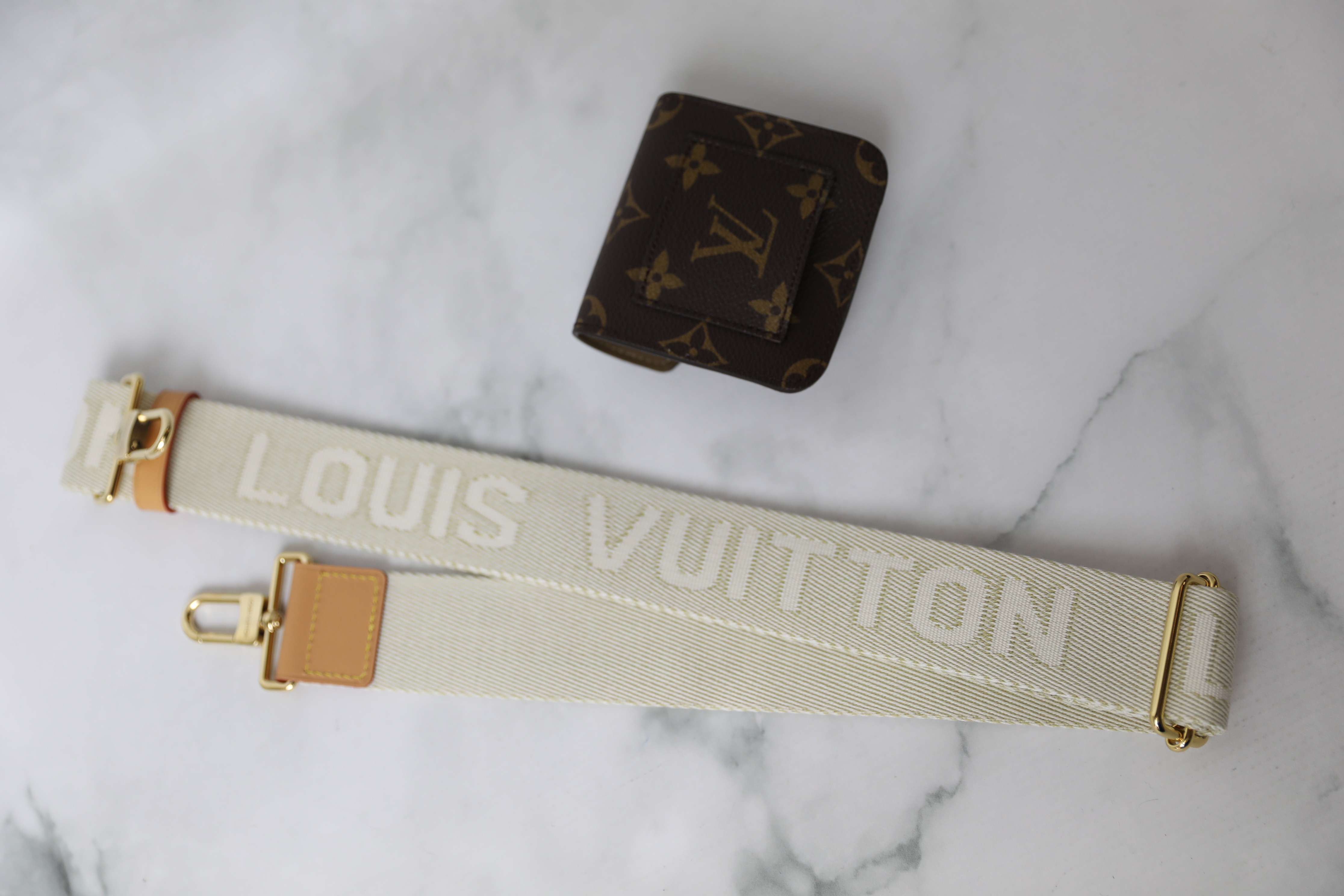 Louis Vuitton Blue Monogram Utility Crossbody Leather ref.659511 - Joli  Closet