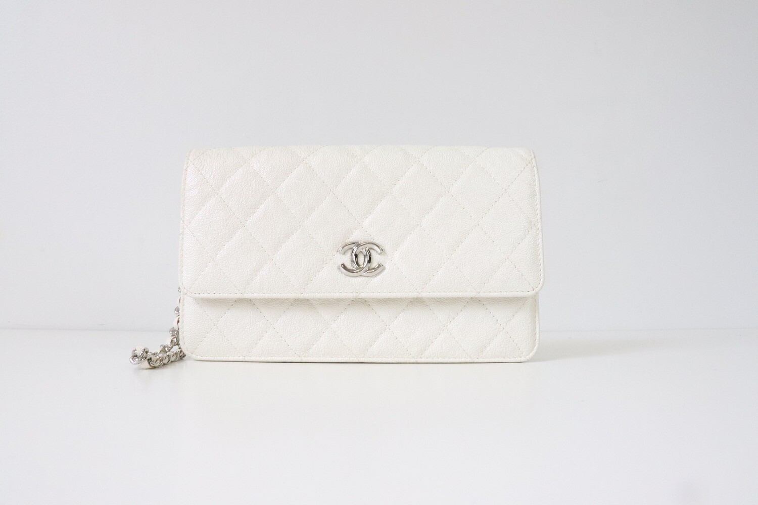 Chanel Clutch White Iridescent Caviar Leather, Silver Hardware, Preowned in Box