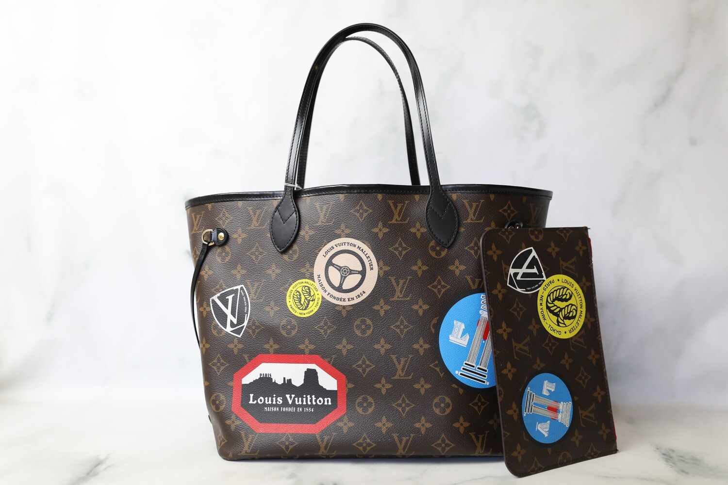 Louis Vuitton World Tour Neverfull MM with pouch, Preowned in Dustbag WA001
