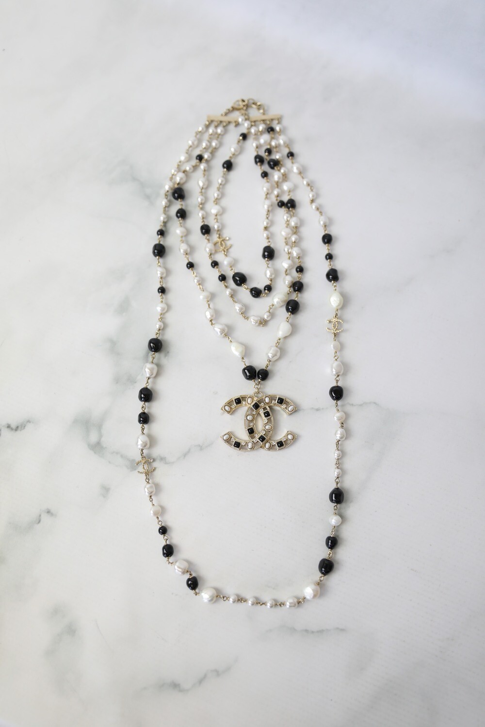 Chanel Black and White Pearl Necklace, New in Box WA001
