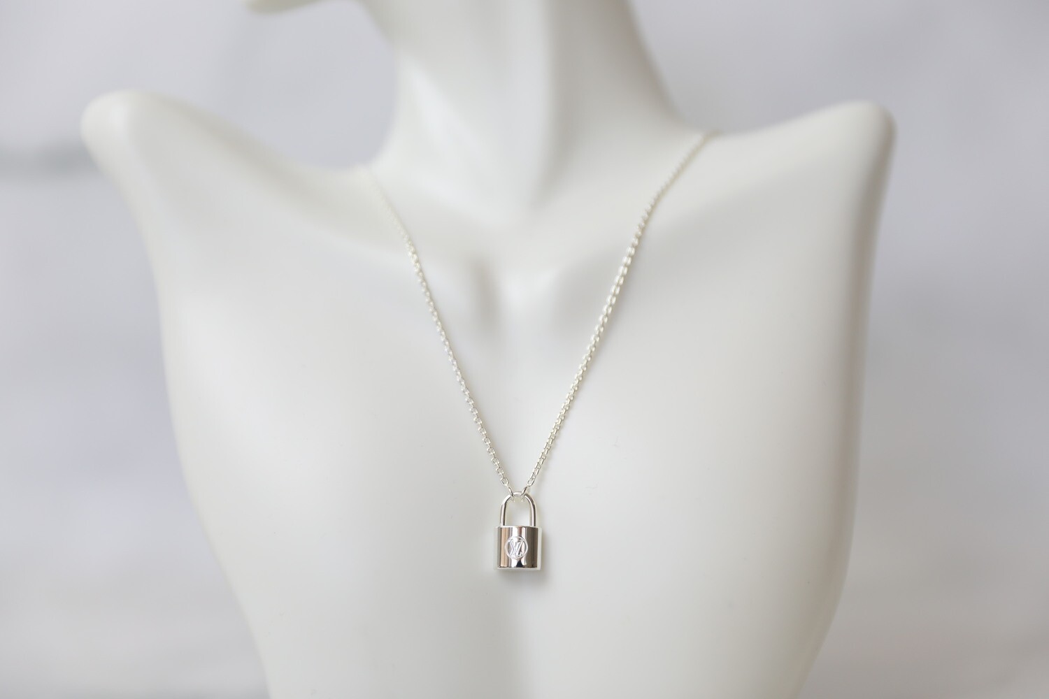 Silver Lockit pendant in sterling silver, Louis Vuitton