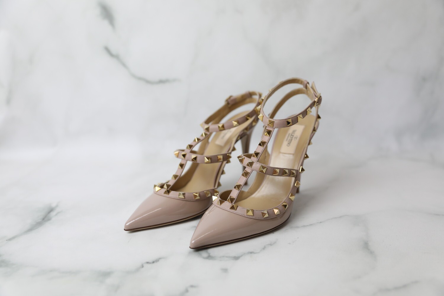 Valentino Rockstud Pumps, Beige, Size 40, New in Box WA001