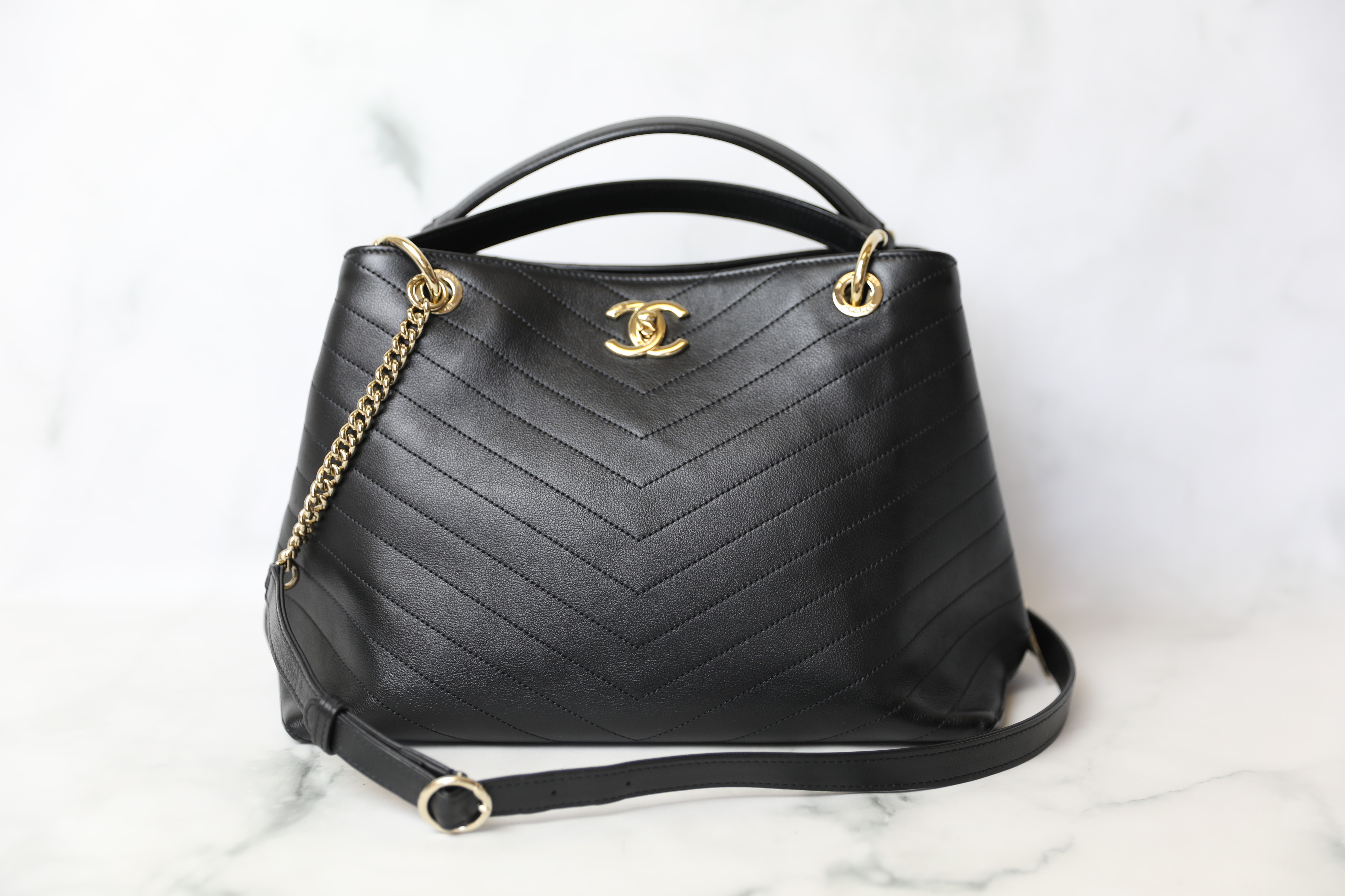 chanel large black tote leather