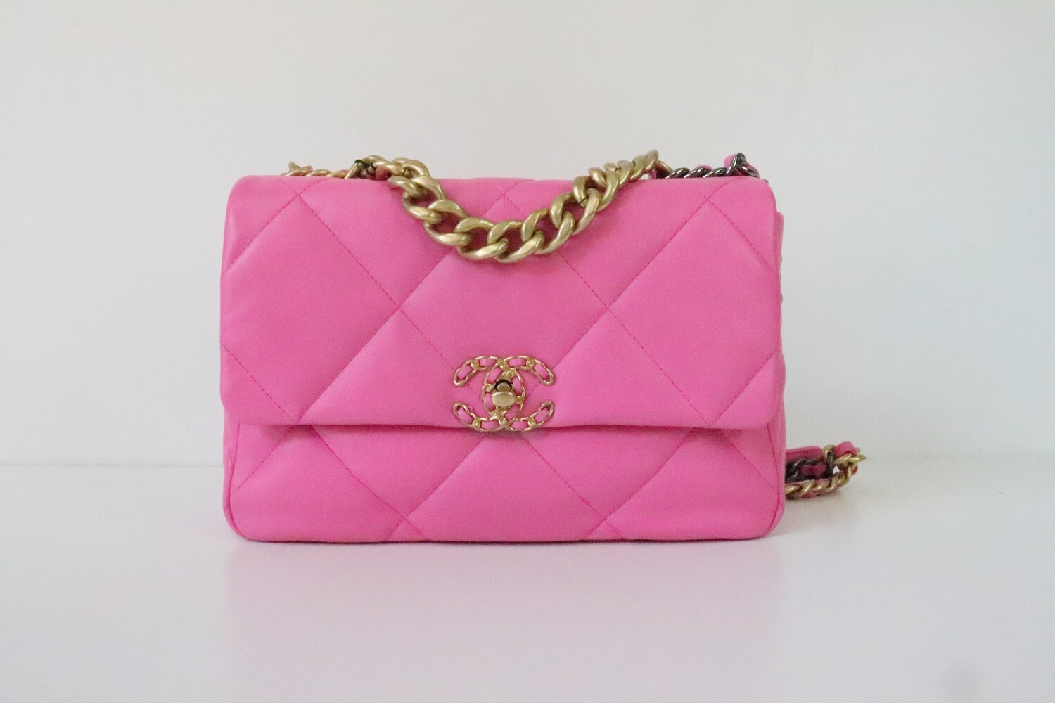 Chanel 19 Pink Large, New in Box