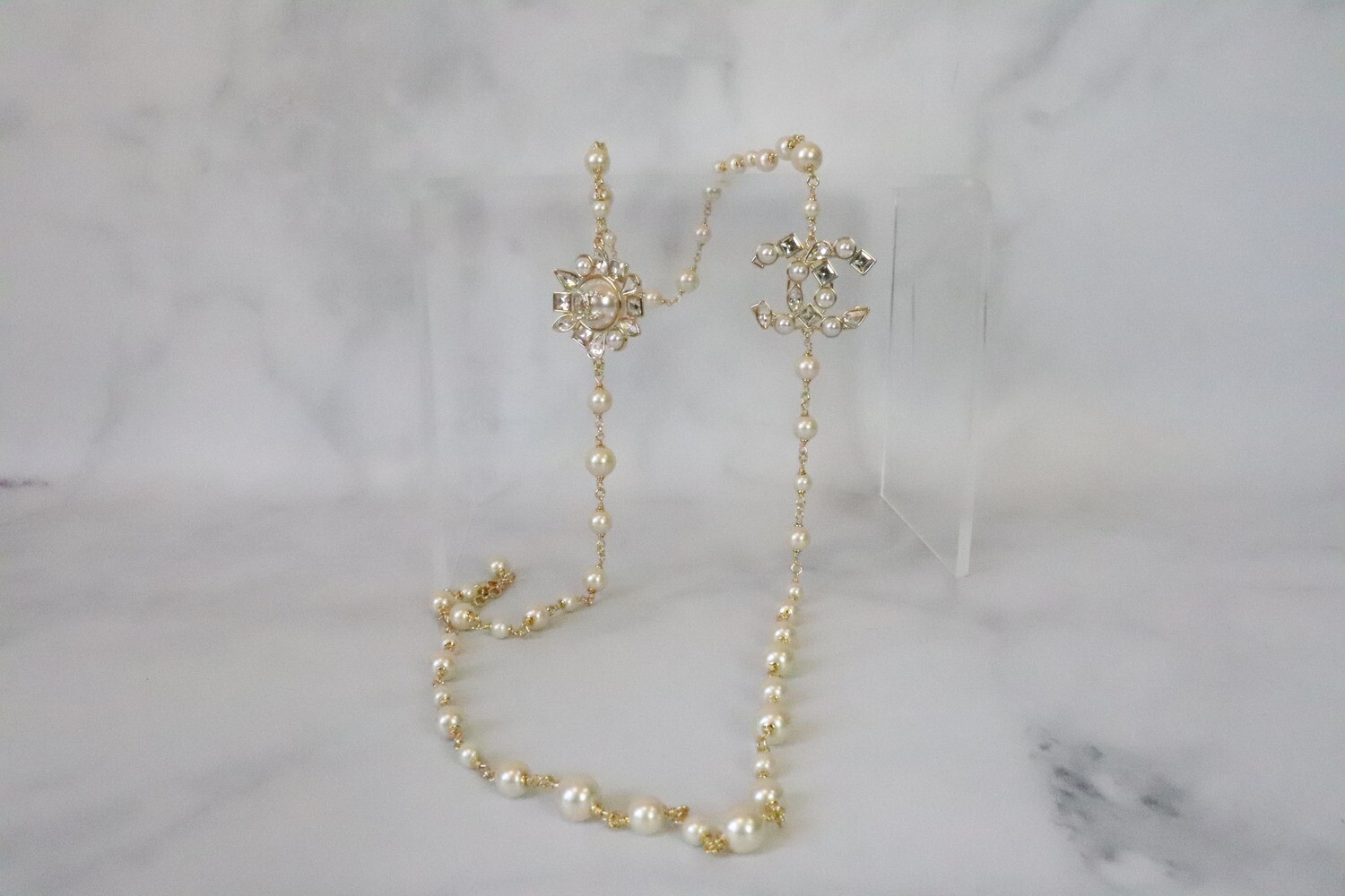 Chanel Necklace, Pearl with Gold 19K, Preowned in Box