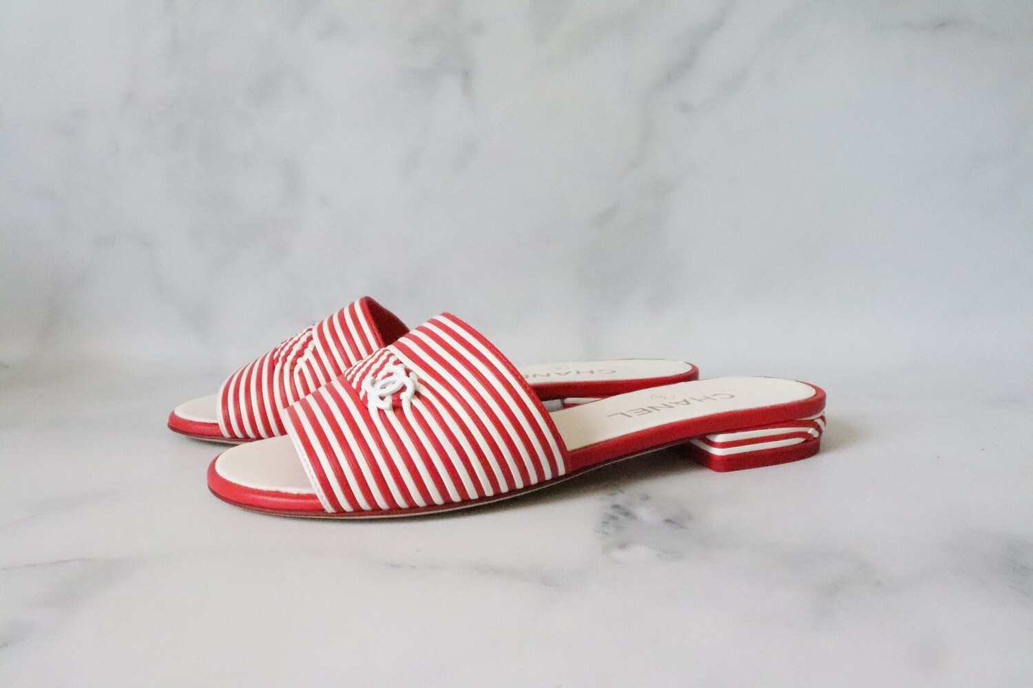 Chanel Shoes Slides Red/White Slides 20C, As New in Box MA001