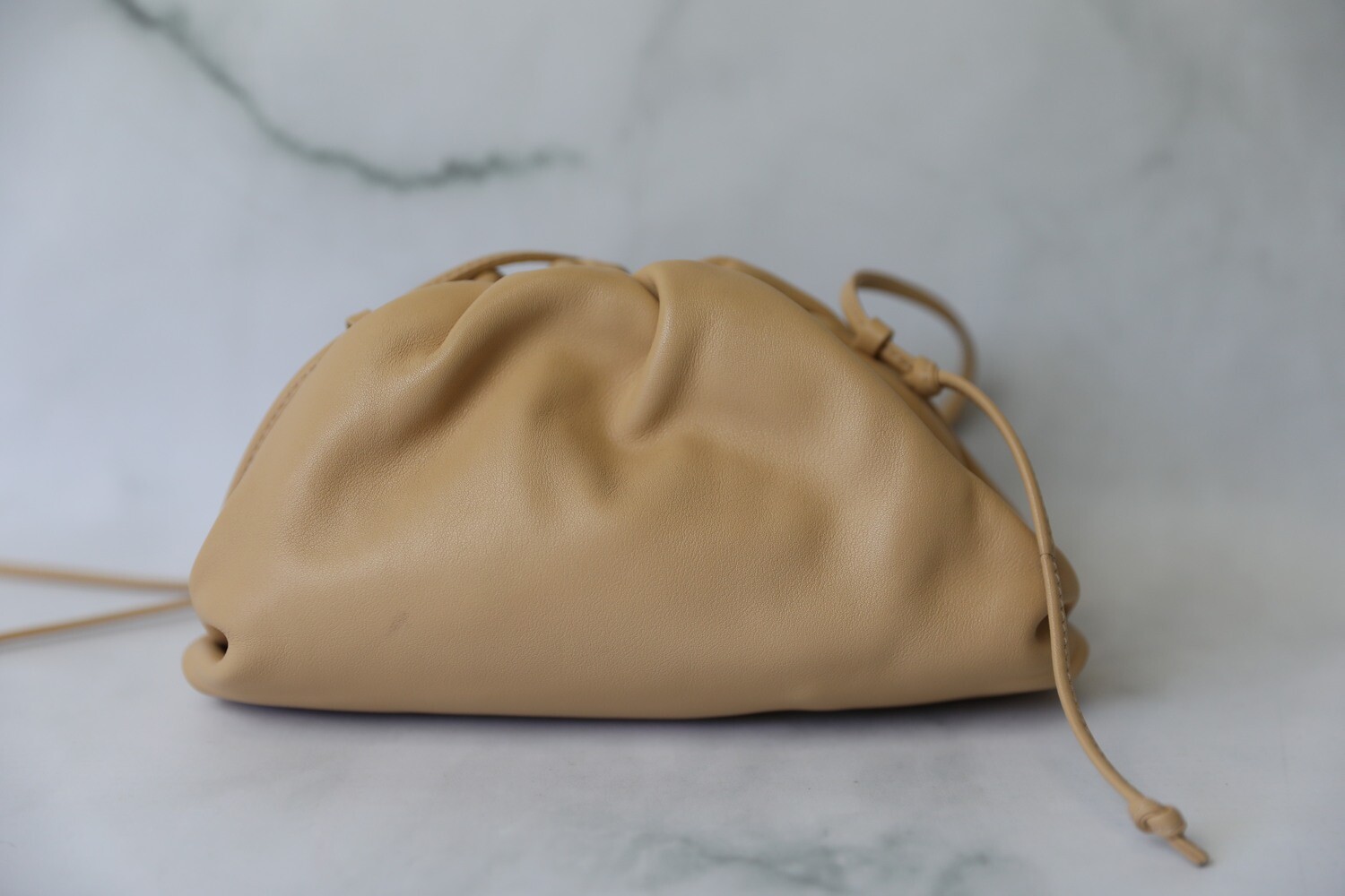 Bottega Pouch 20, Tan, Preowned in Dustbag WA001
