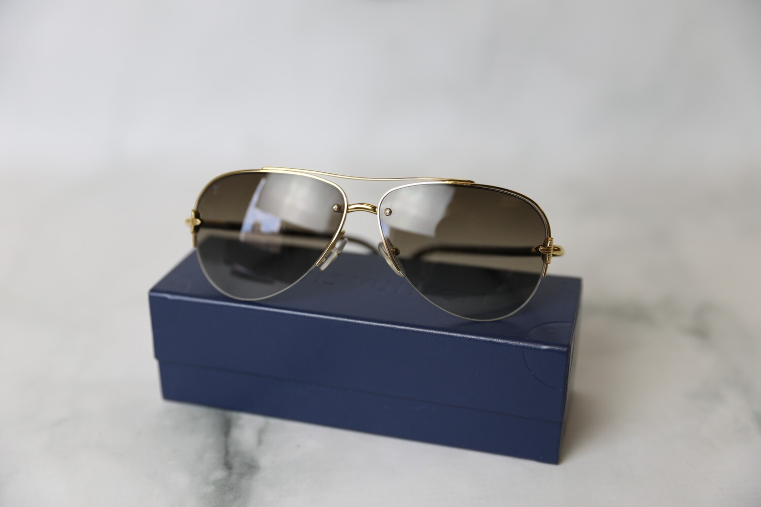 Louis Vuitton Aviator Sunglasses, Tan, Preowned in Box WA001