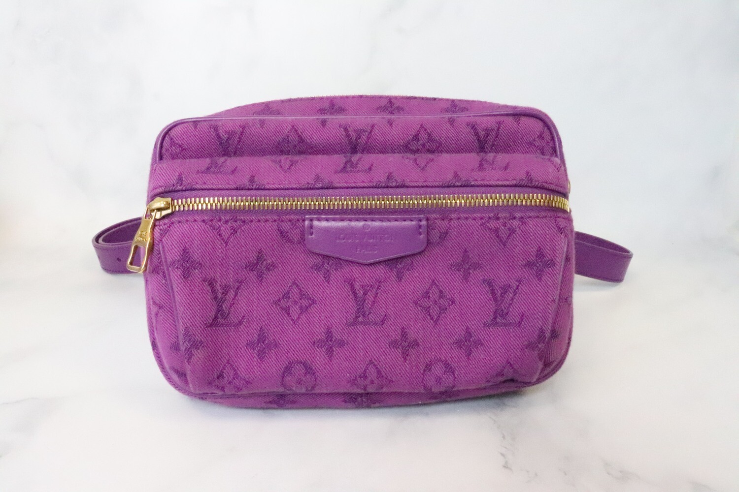Louis Vuitton Outdoor Denim Bumbag, Purple, Preowned in Dustbag - Julia  Rose Boston
