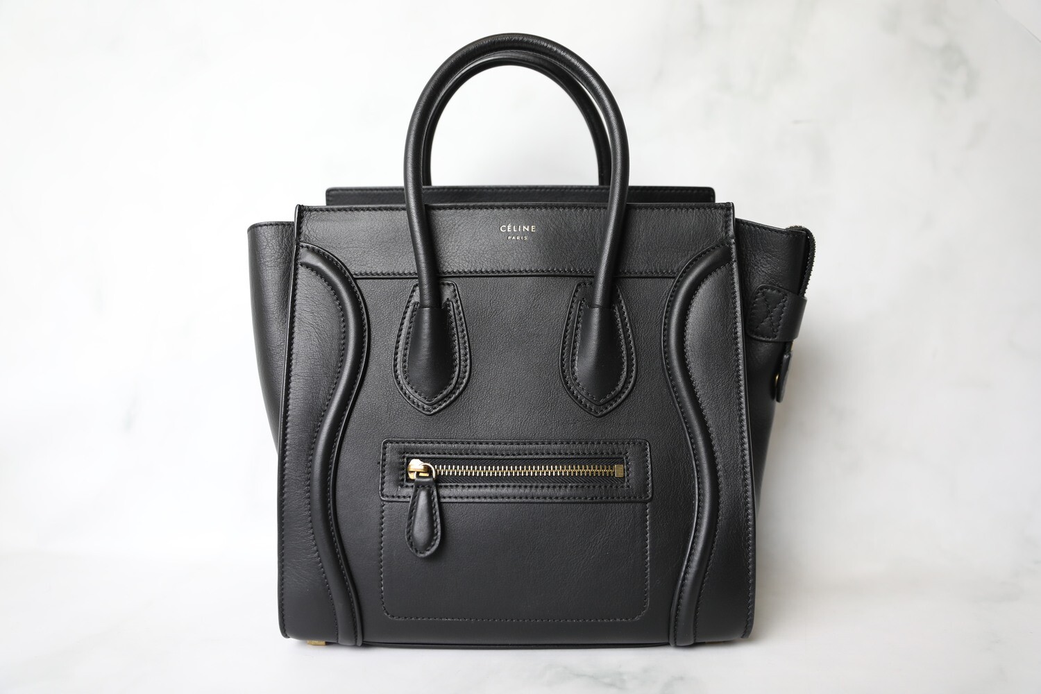 Celine Luggage Micro, Black Smooth Leather with Gold Hardware, Preowned no Dustbag WA001