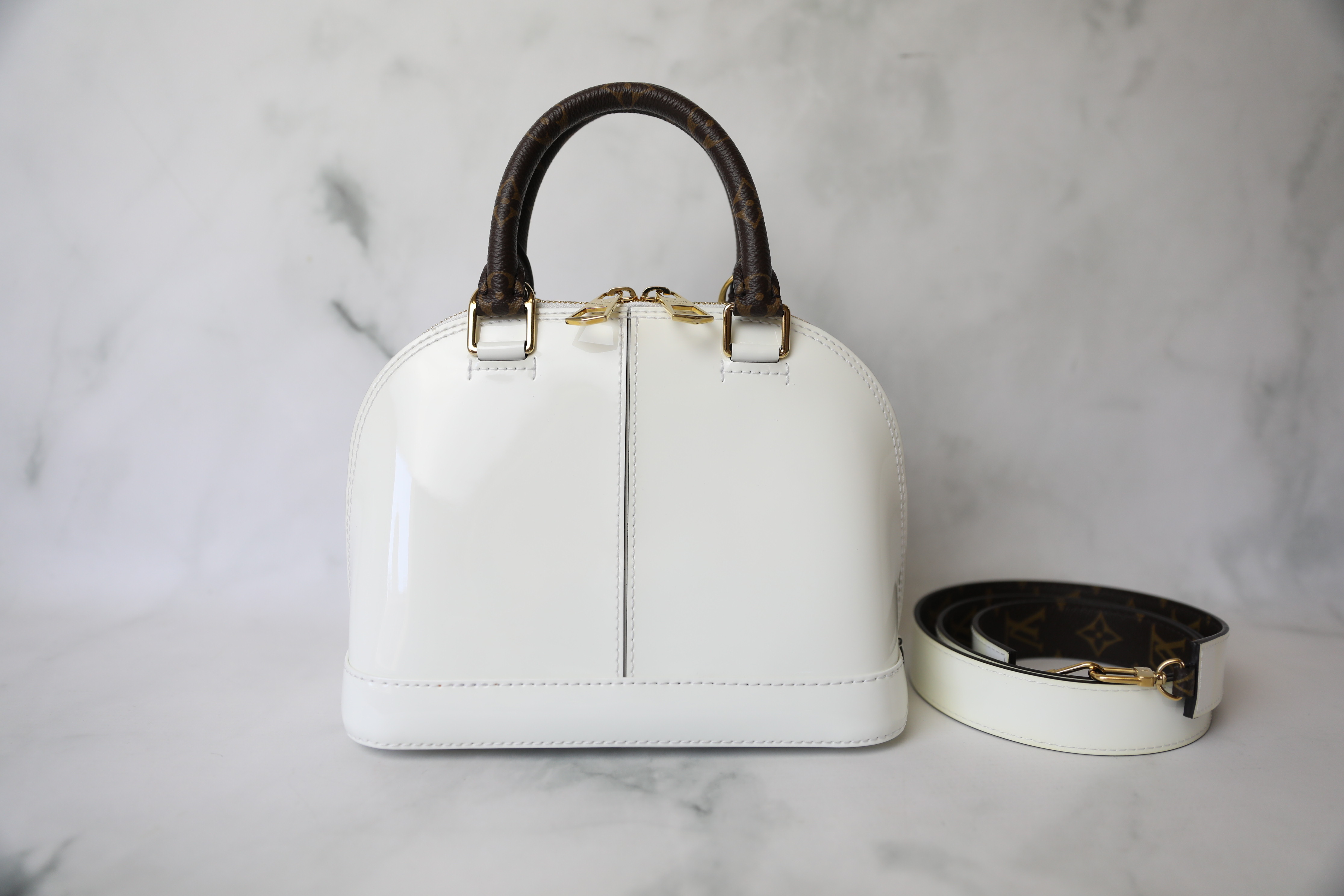 Louis Vuitton Patent Alma BB w/ Strap - White Handle Bags, Handbags -  LOU572059