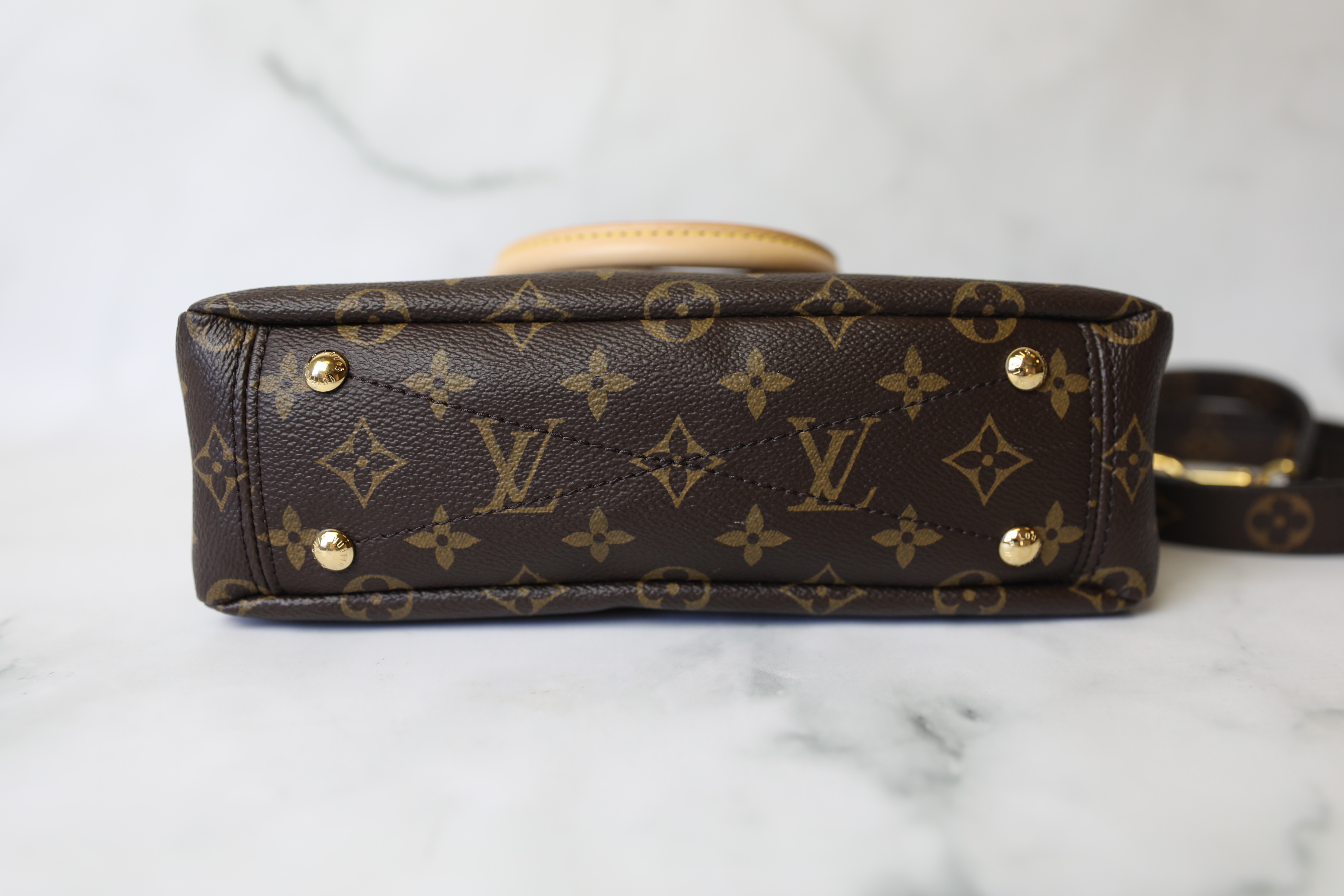 Louis Vuitton, A monogram canvas 'Pallas MM' Bag. - Bukowskis