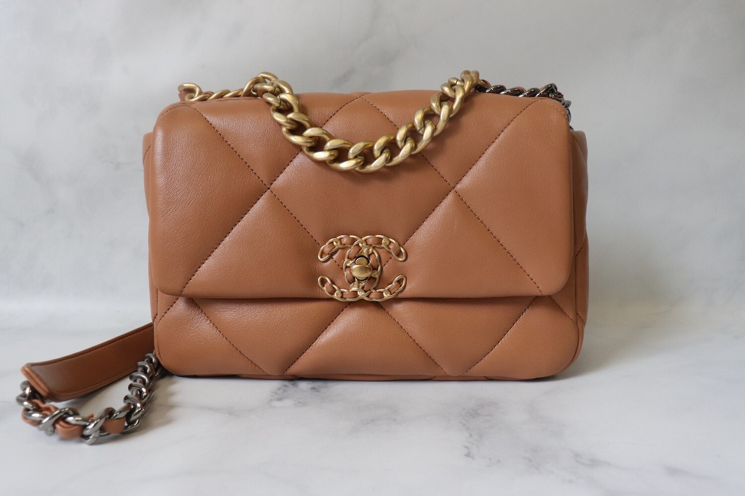 New Chanel 19 Handbag CARAMEL