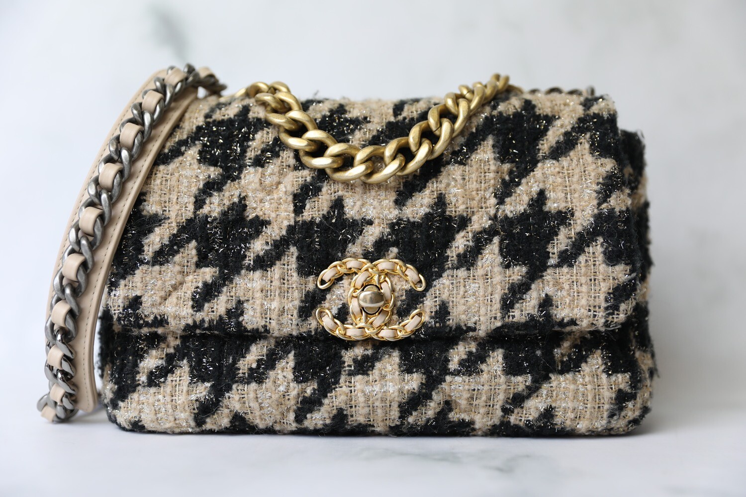 Chanel 19 Small, 19K Beige and Black Houndstooth Tweed, Preowned in Dustbag WA001