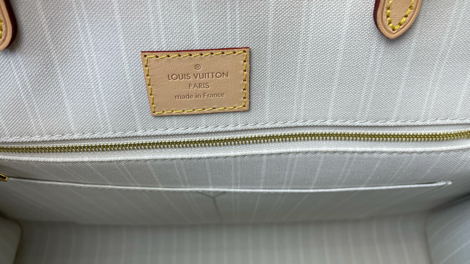 Louis Vuitton By The Pool On the Go GM, Mist Beige Ombre, New in ...