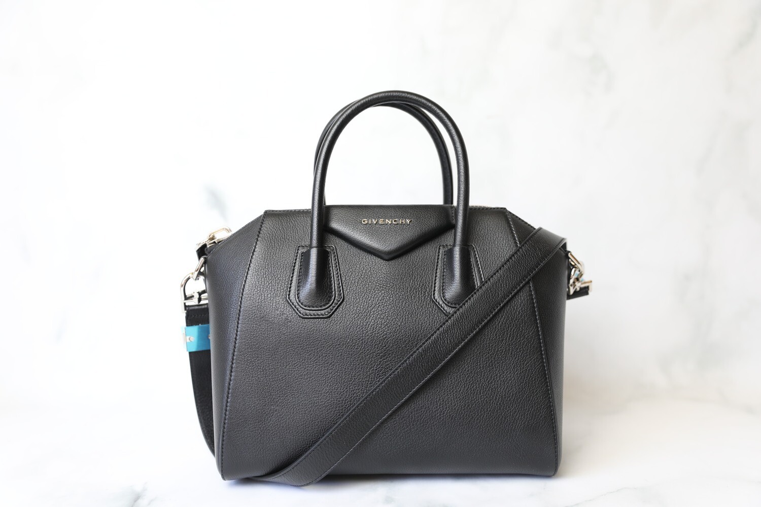 Givenchy Antigona Small, Black, Preowned no Dustbag WA001
