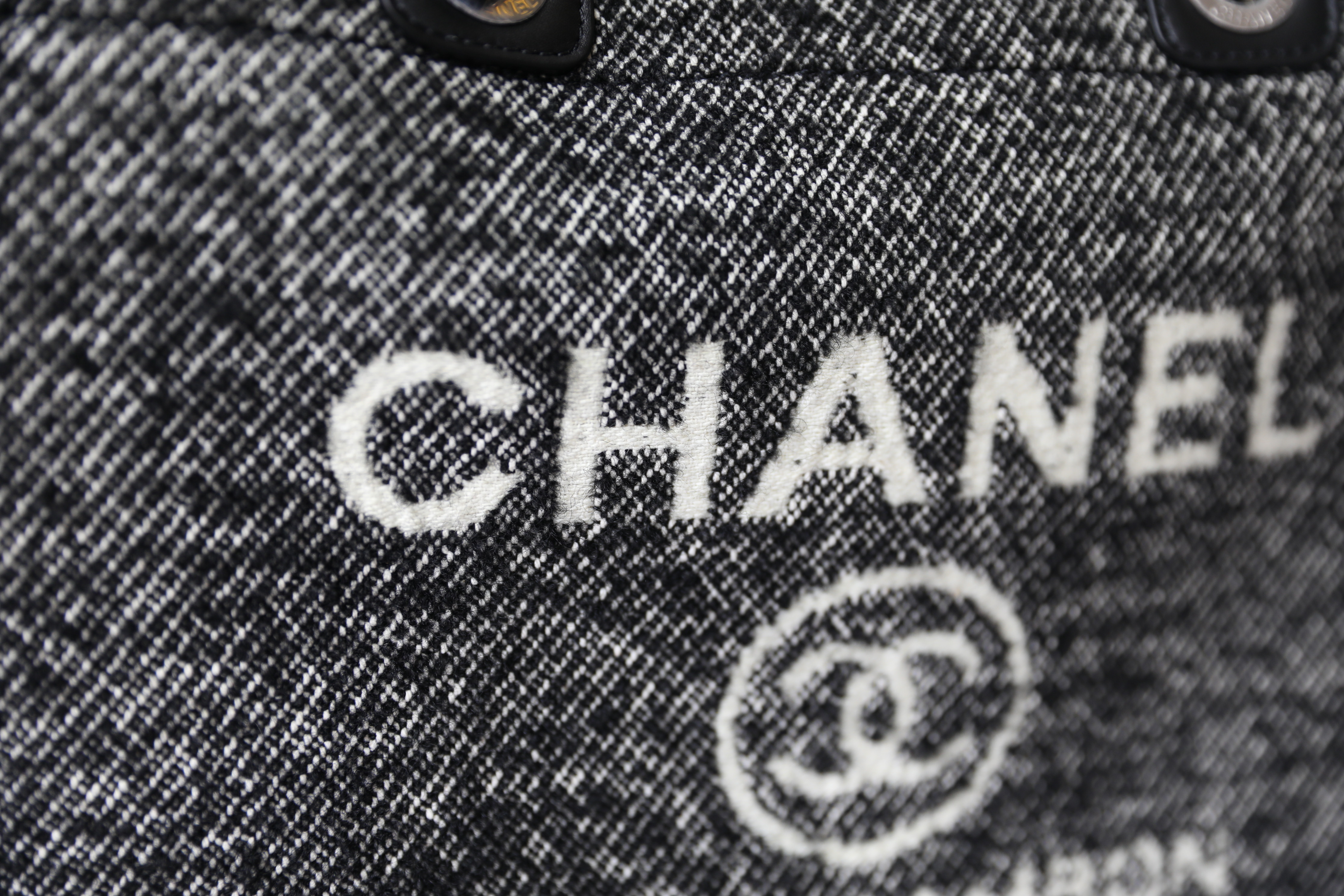Deauville linen tote Chanel Black in Linen - 32080650