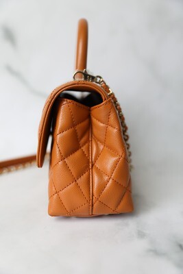 キャラメル　ココハンドルバッグ Chanel Coco Handle Mini, 21A Pumpkin Caramel Caviar Leather with
