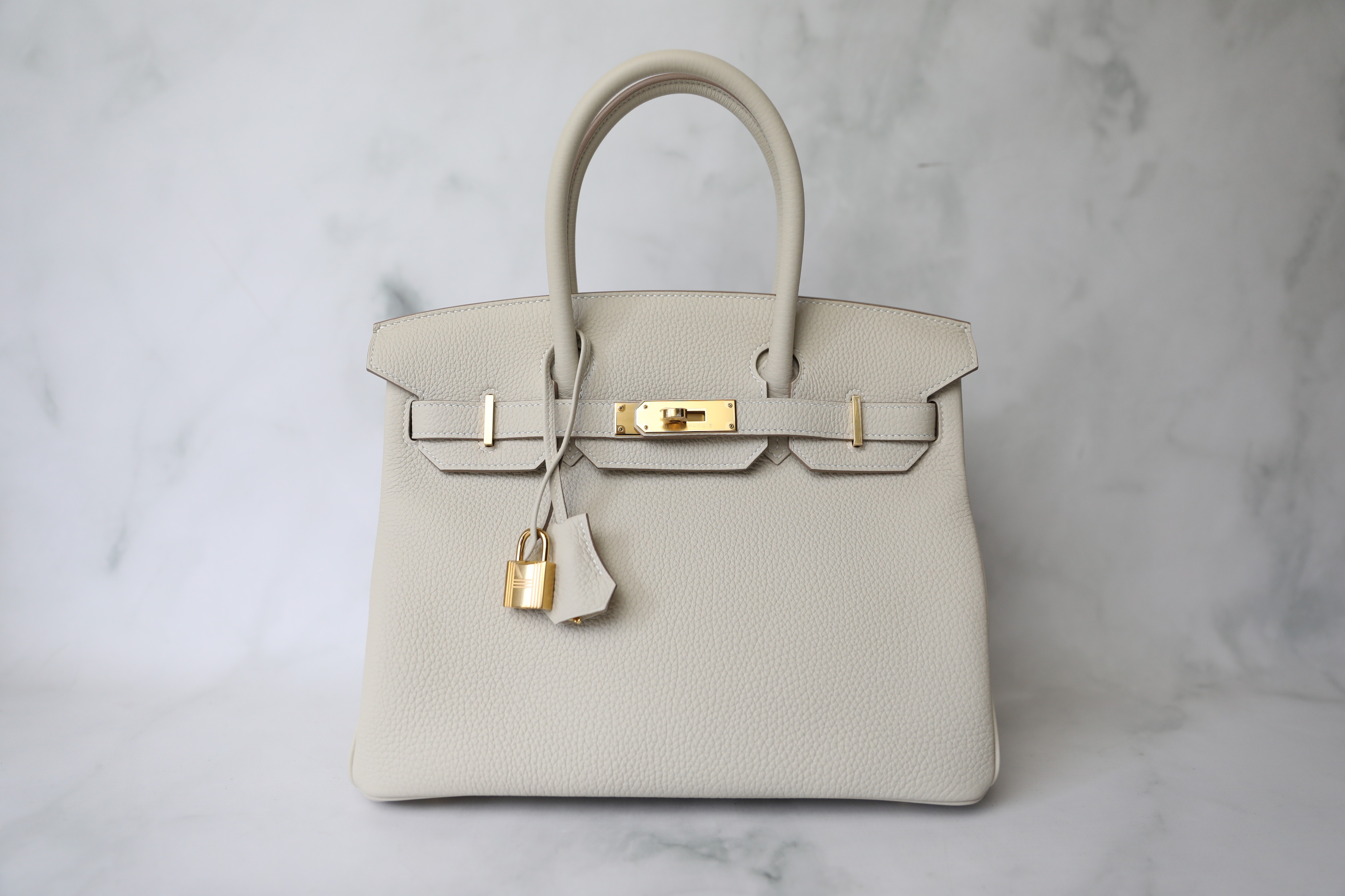 Hermes Lindy 26, Craie White Leather with Gold Hardware, 2023 B Stamp, New  in Box WA001 - Julia Rose Boston