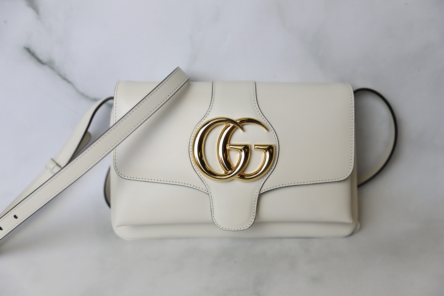 Gucci Arli Small, White with Gold Hardware, New in Dustbag WA001