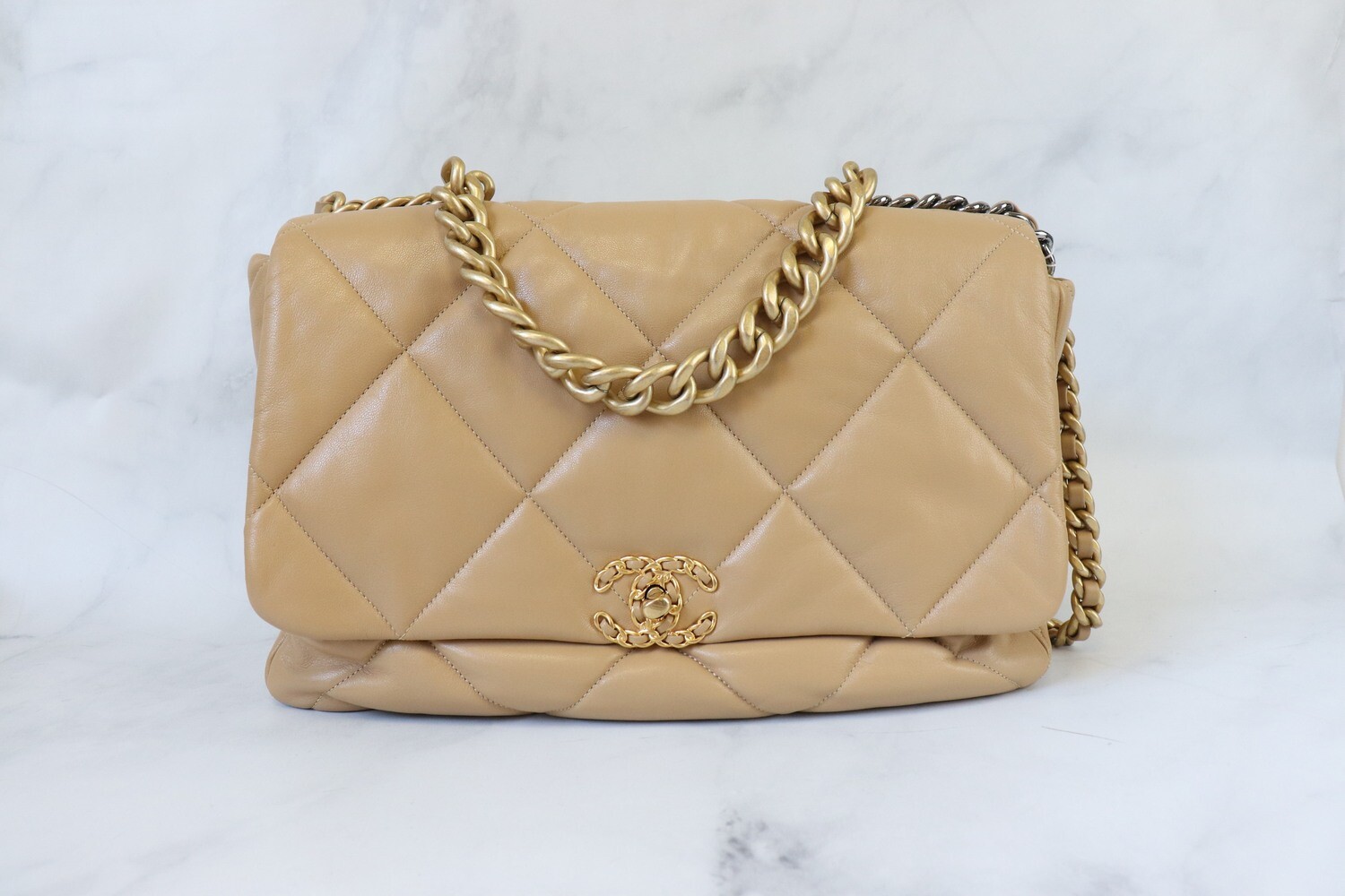 Chanel 19 Maxi 20C Dark Beige, Preowned in Dustbag